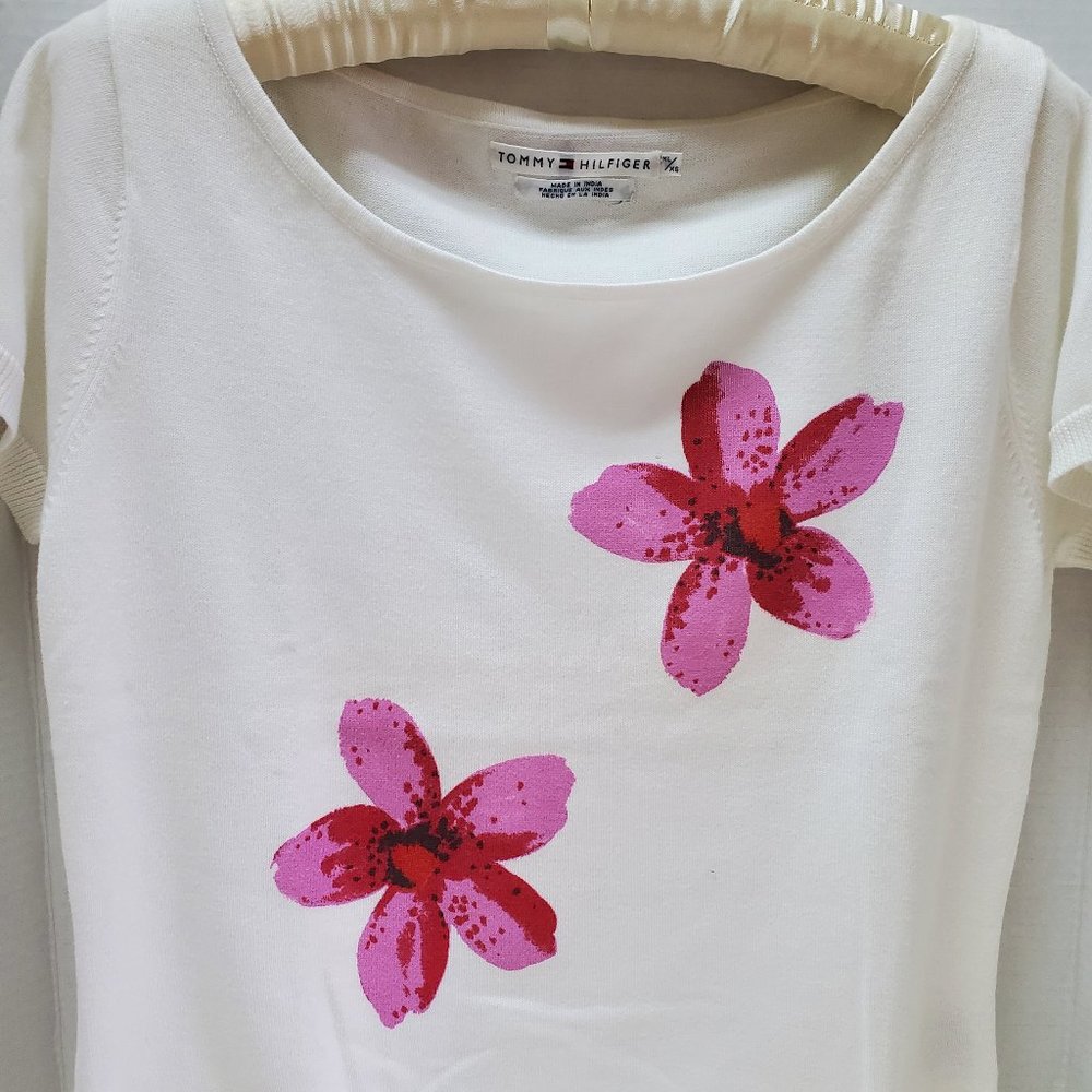 TOMMY HILFIGER Super Soft Cotton Knit With Pink/Red Flowers